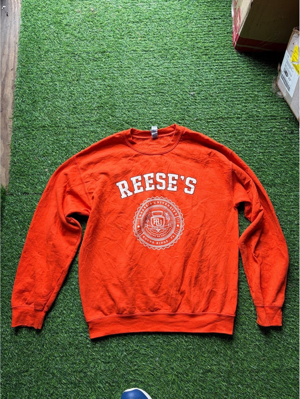 Vintage Reese’s CrewNeck Size M